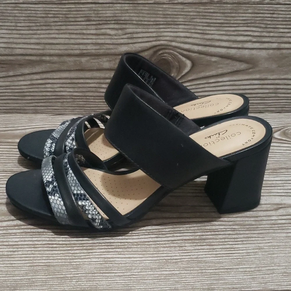 Clarks 5.5 block heel open toe strap snake print sandals slides